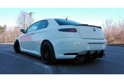 Накладка сплиттер на крышку багажника на Alfa Romeo GT
